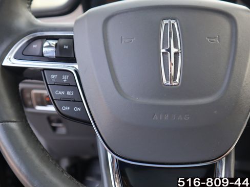 Used 2022 Lincoln Nautilus Reserve image 25