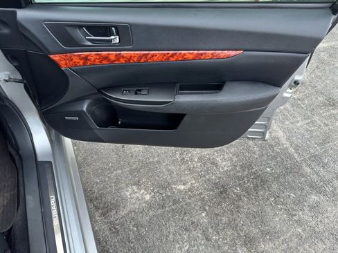 Used 2011 Subaru Legacy 2.5i Limited image 16