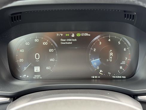Used 2018 Volvo XC60 T6 Momentum w/ Convenience Package AWD/4WD image 31