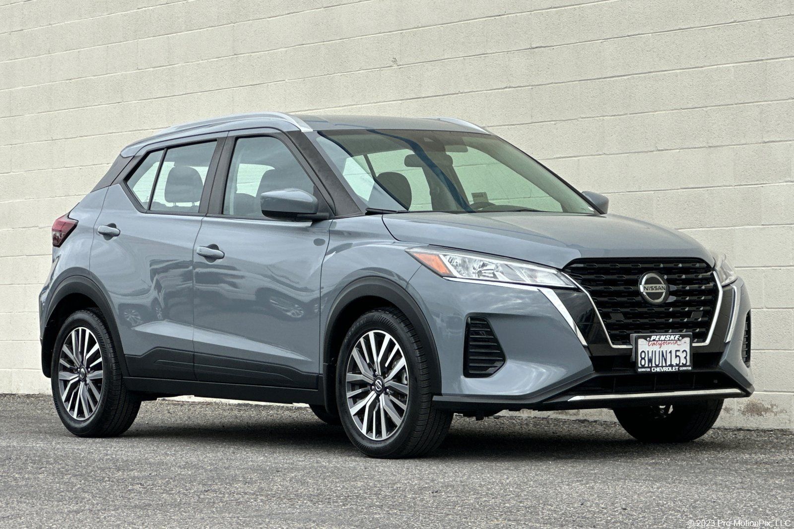 Used 2021 Nissan Kicks SV FWD image 1