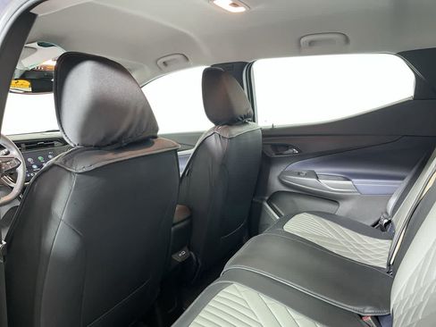 Used 2023 Chevrolet Bolt EUV LT w/ Convenience Package FWD image 25