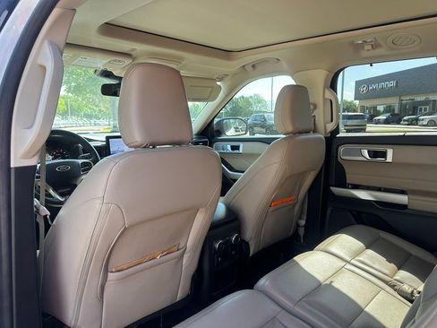 Used 2021 Ford Explorer Limited w/ Equipment Group 301A image 17