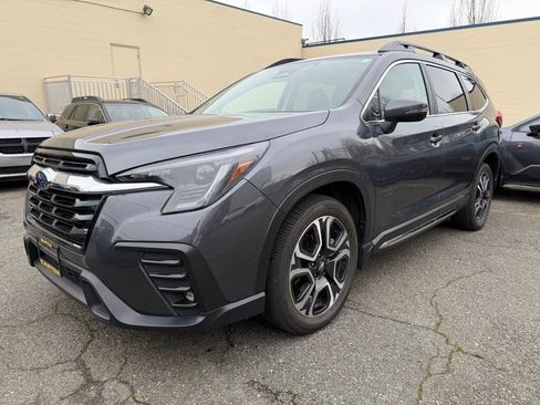 Used 2023 Subaru Ascent Limited image 3