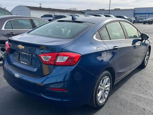 Used 2019 Chevrolet Cruze LT w/ Convenience Package image 5