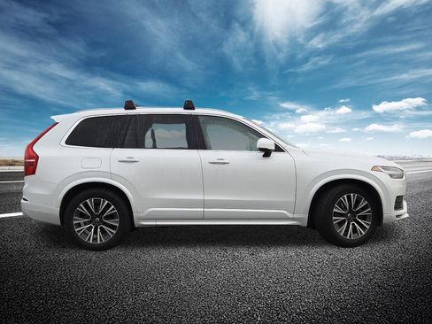 Used 2022 Volvo XC90 T5 Momentum w/ Advanced Package image 22