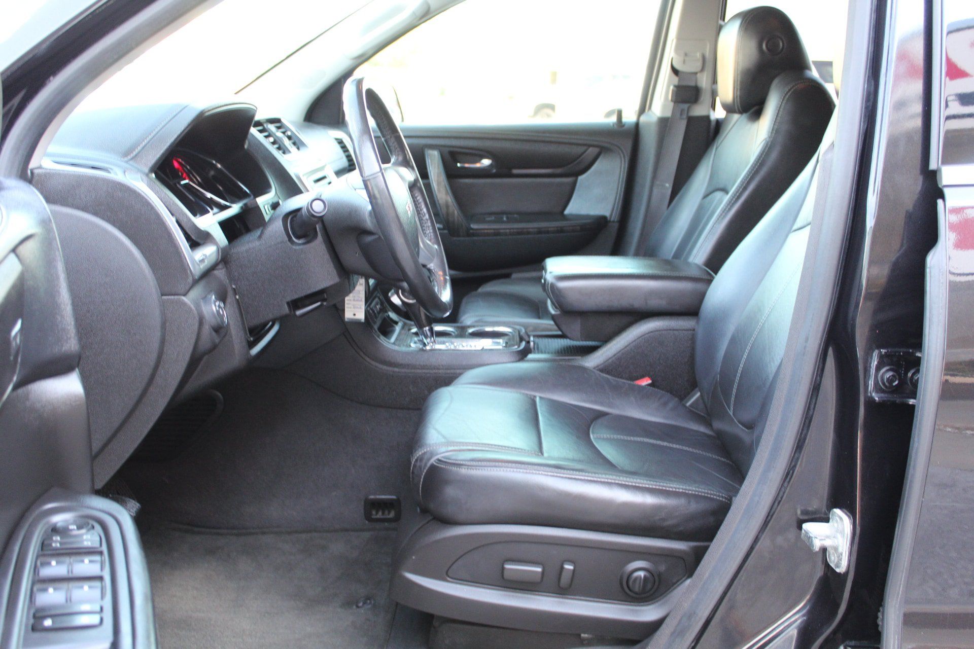 Used 2013 GMC Acadia SLT w/ Technology Package AWD/4WD image 33