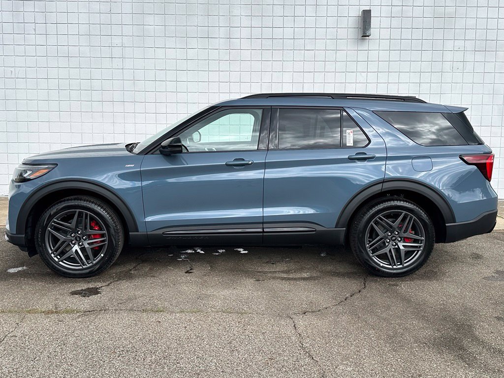 New 2027 Ford Explorer ST-Line w/ Premium Package AWD/4WD image 2