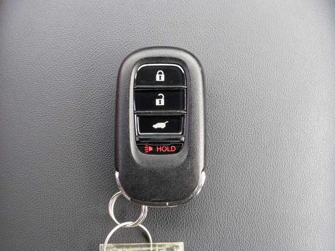 Certified 2024 Honda HR-V LX image 32