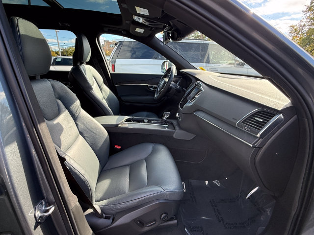 Used 2020 Volvo XC90 T6 Momentum AWD/4WD image 25
