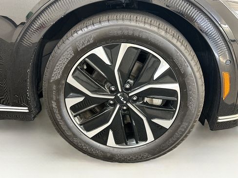 Used 2024 Kia EV6 Wind w/ Wind Technology Package AWD/4WD image 11