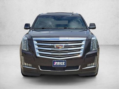 Used 2018 Cadillac Escalade ESV Platinum RWD image 2