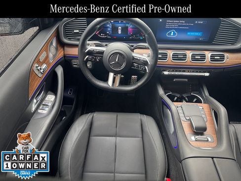 Used 2025 Mercedes-Benz GLS 580 4MATIC image 8