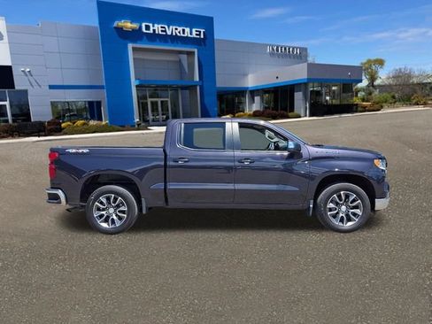 Used 2023 Chevrolet Silverado 1500 LT AWD/4WD image 28