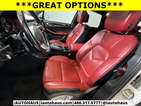 Used 2021 Porsche Macan image 11