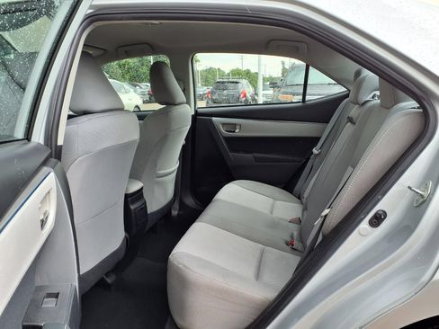 Used 2015 Toyota Corolla LE FWD image 11