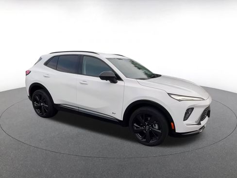 Used 2024 Buick Envision Sport Touring image 2