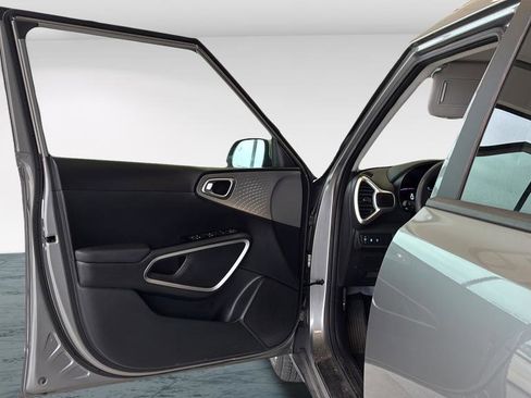 Used 2023 Kia Soul LX w/ LX Technology Package FWD image 20