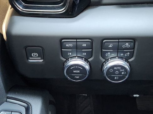 Used 2024 GMC Sierra 2500 AT4 w/ AT4 Premium Plus Package image 25