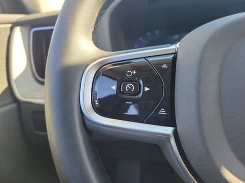 Certified 2025 Volvo XC60 B5 Plus image 20