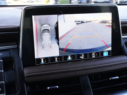 Used 2021 Chevrolet Tahoe High Country image 14