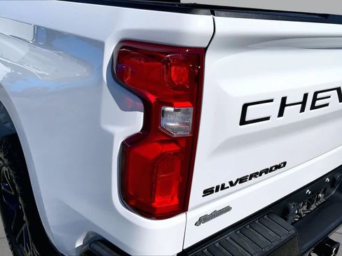 Used 2024 Chevrolet Silverado 1500 LT Trail Boss w/ Convenience Package II AWD/4WD image 25