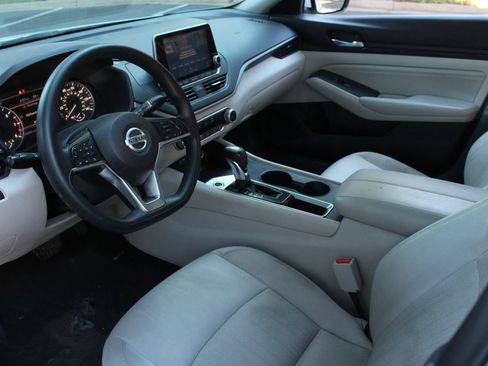 Used 2020 Nissan Altima 2.5 S FWD image 13
