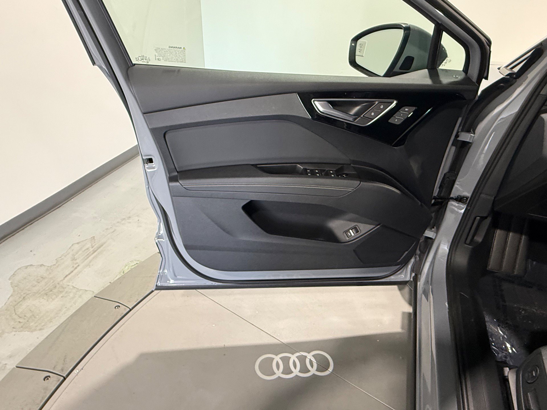 Used 2023 Audi Q4 e-tron Premium Plus w/ Premium Plus AWD/4WD image 19