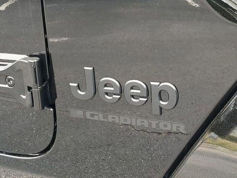 New 2026 Jeep Gladiator Sport AWD/4WD image 13