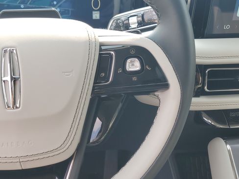 New 2026 Lincoln Aviator AWD image 17
