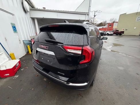 Used 2024 GMC Terrain SLT image 5