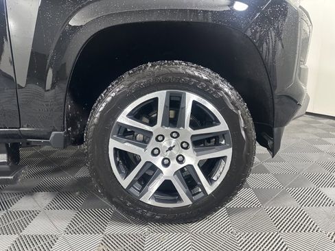 Used 2024 Chevrolet Colorado Z71 w/ Z71 Convenience Package 2 image 9