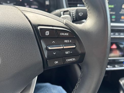 Used 2019 Hyundai Ioniq Plug-In Hybrid image 27