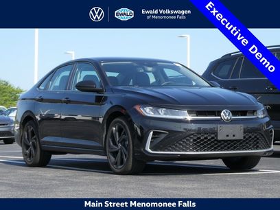 New 2025 Volkswagen Jetta SE