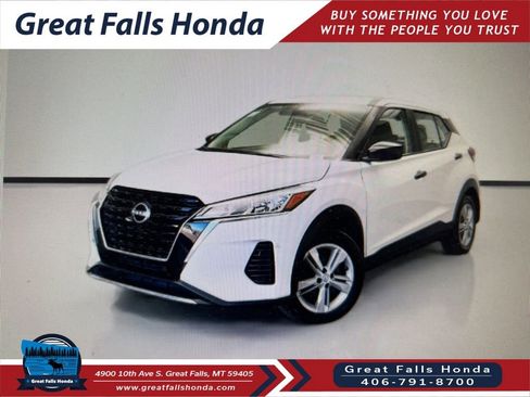 Used 2023 Nissan Kicks S image 3