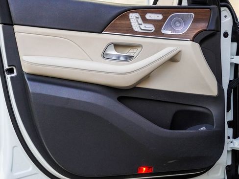 Used 2020 Mercedes-Benz GLE 350 w/ Premium Package image 16