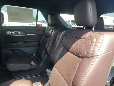 New 2025 Ford Explorer Platinum w/ LUX Leather Package image 15