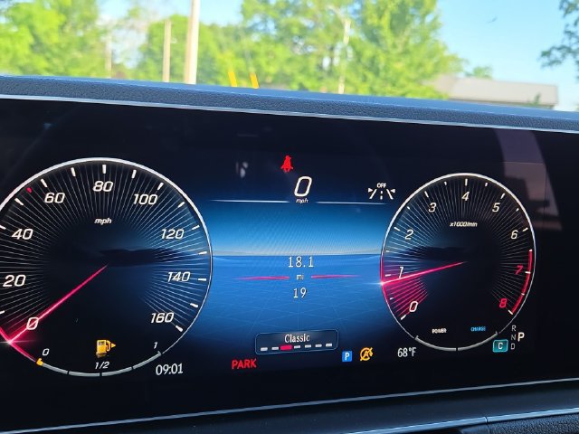 New 2026 Mercedes-Benz GLE 580 4MATIC image 9