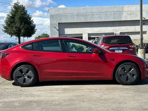 Used 2022 Tesla Model 3 image 9
