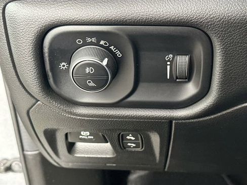 Used 2023 RAM 1500 Big Horn image 24