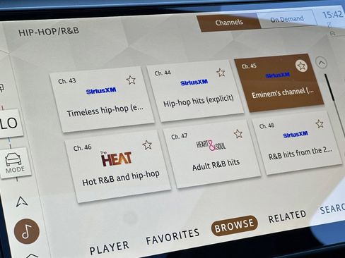 New 2025 Land Rover Discovery Sport S image 18