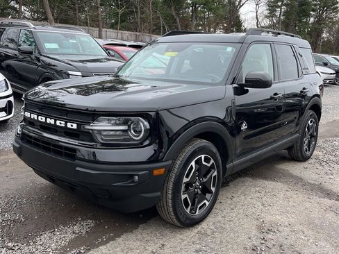 Used 2021 Ford Bronco Sport Outer Banks w/ Outer Banks Package (96D) image 3
