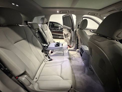 Used 2020 Audi Q7 3.0T Prestige w/ Prestige Package AWD/4WD image 31