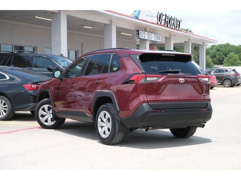 Used 2021 Toyota RAV4 LE AWD/4WD image 3