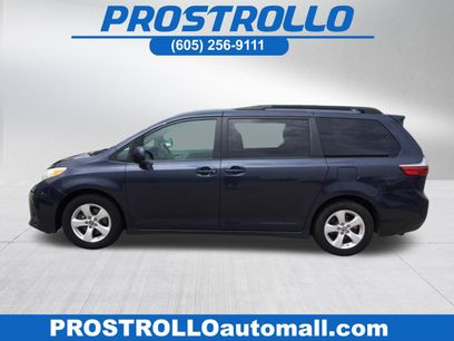 Used 2018 Toyota Sienna LE