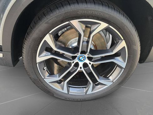 Used 2025 BMW X5 xDrive50e w/ Premium Package AWD/4WD image 11