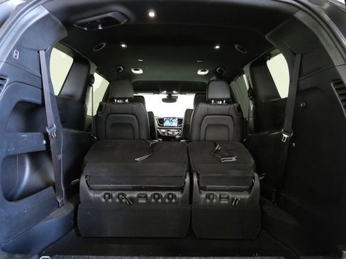 Used 2023 Chrysler Pacifica Touring-L w/ S Appearance Package FWD image 28