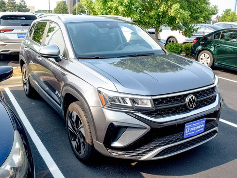 Used 2023 Volkswagen Taos SE AWD/4WD image 14