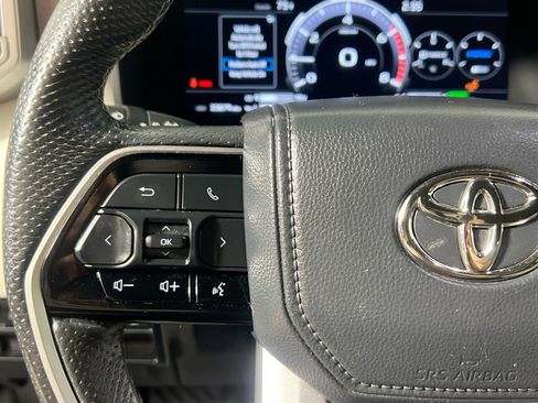 Used 2023 Toyota Tundra Capstone AWD/4WD image 18