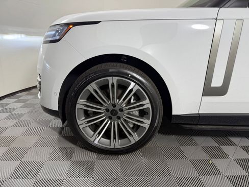 New 2026 Land Rover Range Rover Long Wheelbase SE AWD/4WD image 13
