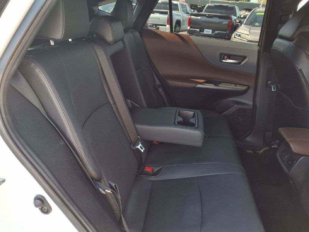 Certified 2023 Toyota Venza XLE AWD/4WD image 32